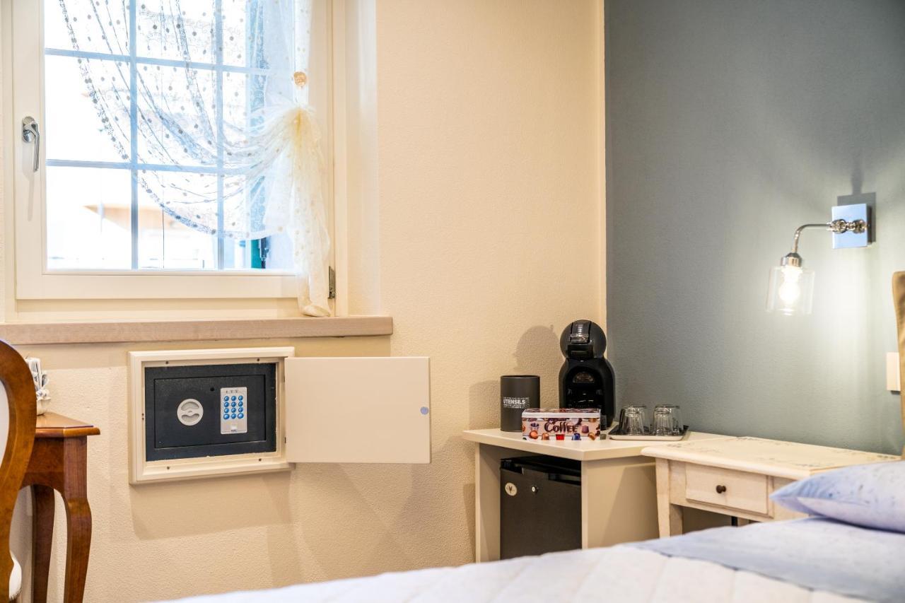 Il Nido Degli Usignoli Hotell Peschiera del Garda Exteriör bild