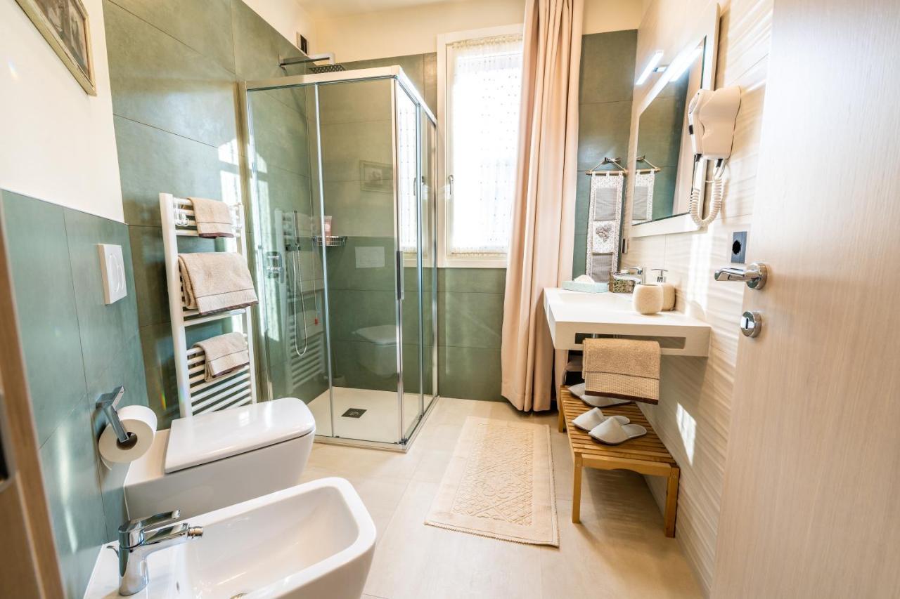 Il Nido Degli Usignoli Hotell Peschiera del Garda Exteriör bild