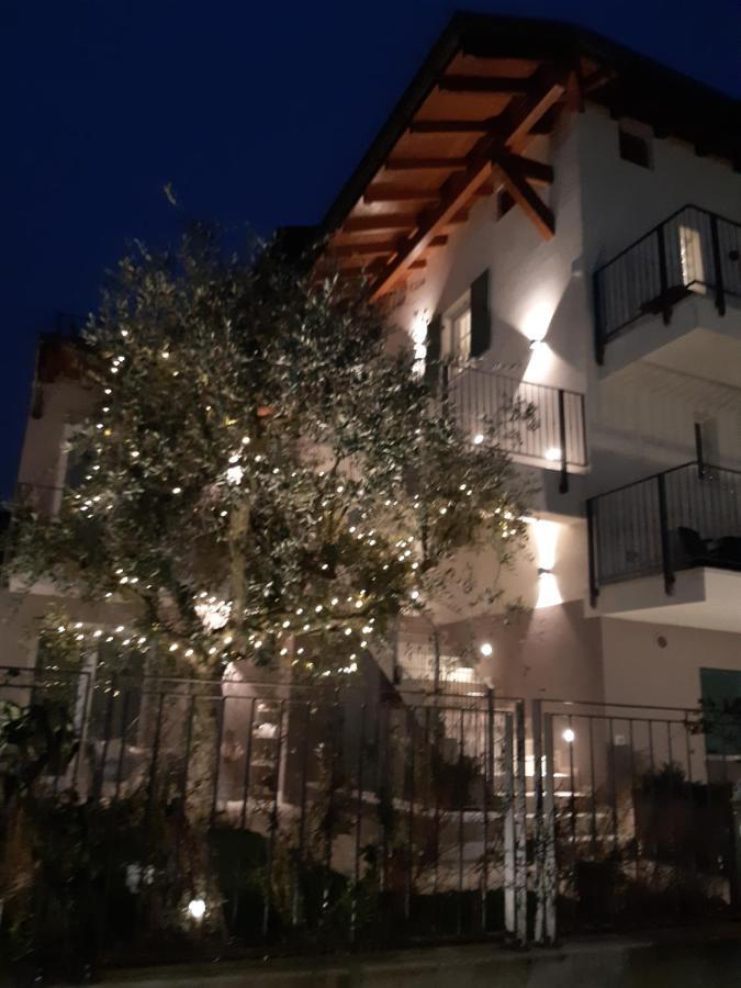 Il Nido Degli Usignoli Hotell Peschiera del Garda Exteriör bild